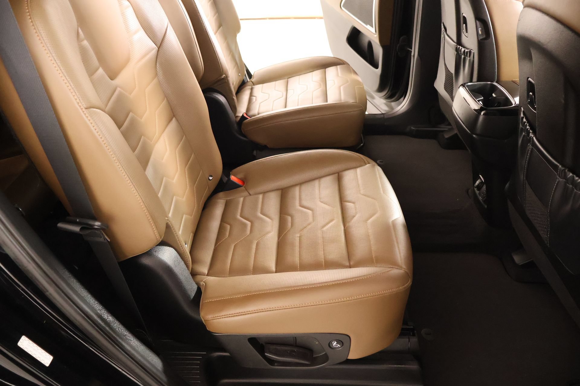 Used 2022 Kia Telluride SX w/ SX Prestige Package AWD/4WD image 16
