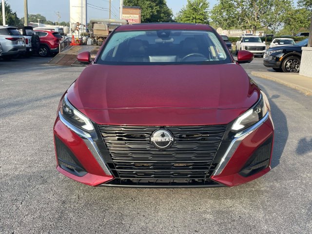 Used 2023 Nissan Altima 2.5 SL AWD/4WD image 2