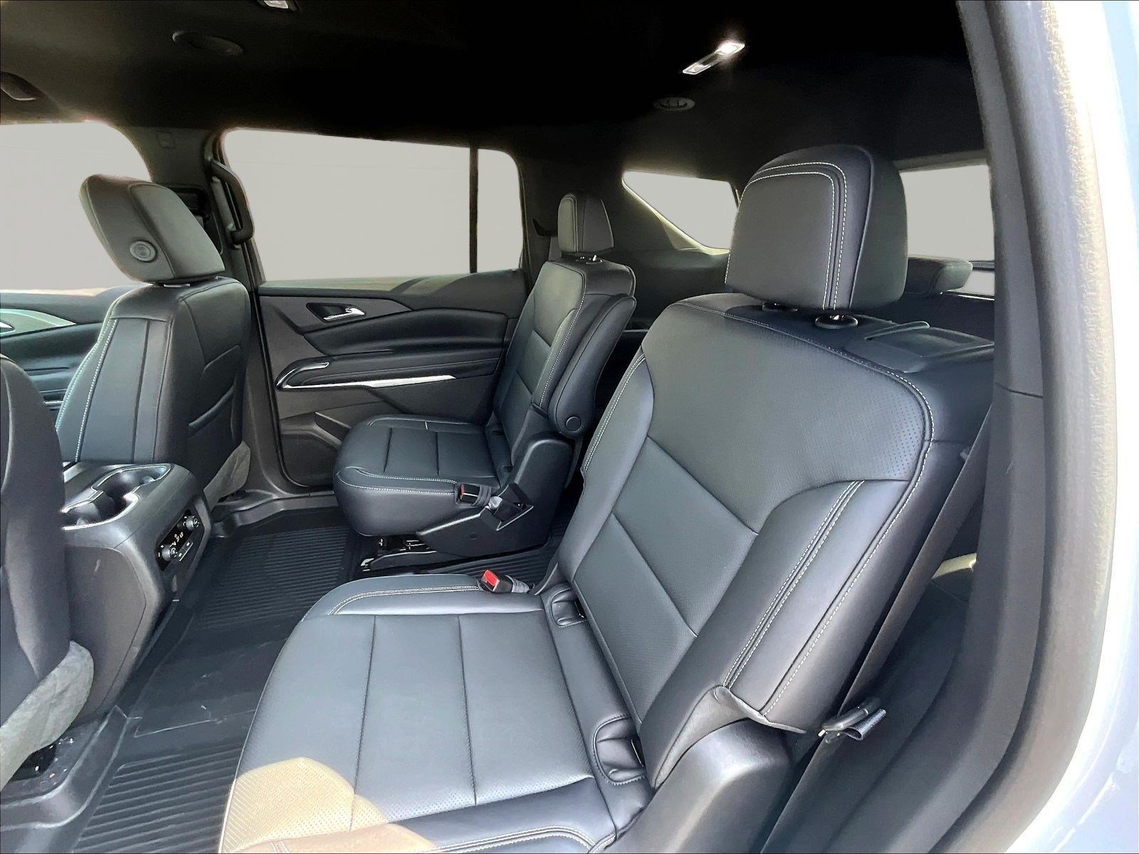 New 2027 Chevrolet Traverse LT w/ Driver Confidence Package AWD/4WD image 18