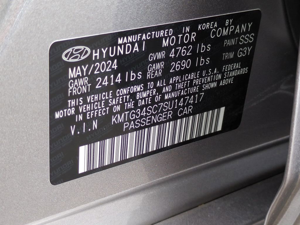 Used 2025 Genesis G70 2.5T w/ Sport Prestige Package image 26