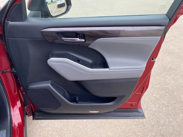 Certified 2021 Toyota Highlander Limited image 22