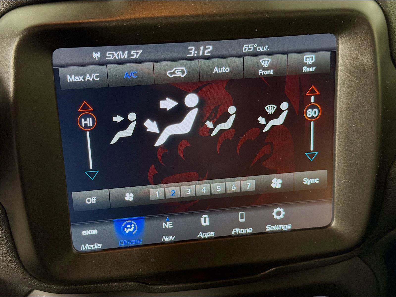 Used 2023 Jeep Renegade Latitude AWD/4WD image 17