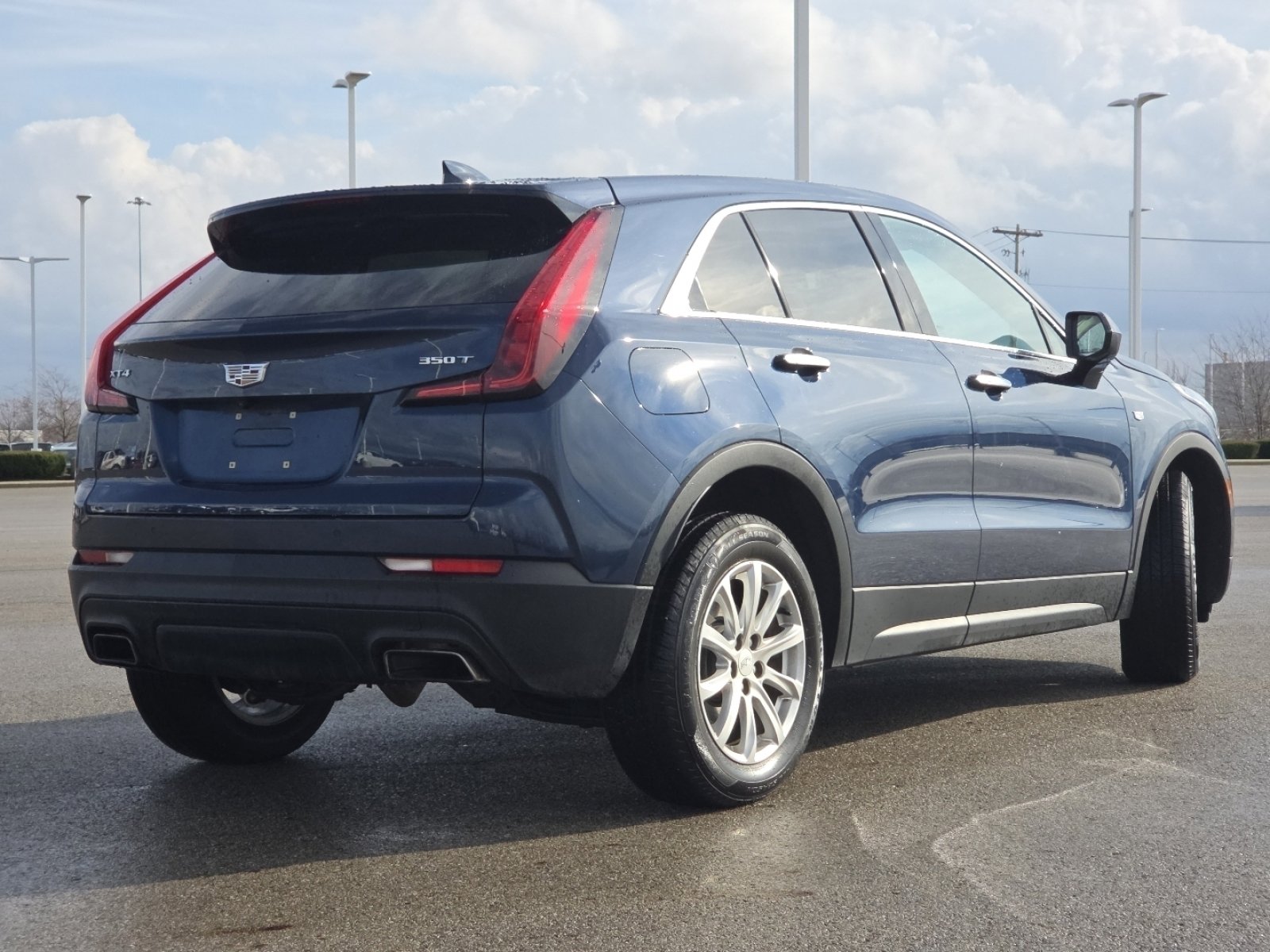 Used 2022 Cadillac XT4 Luxury w/ Cold Weather Package image 15
