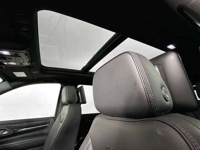 Used 2023 GMC Yukon Denali w/ Advanced Technology Package AWD/4WD image 19