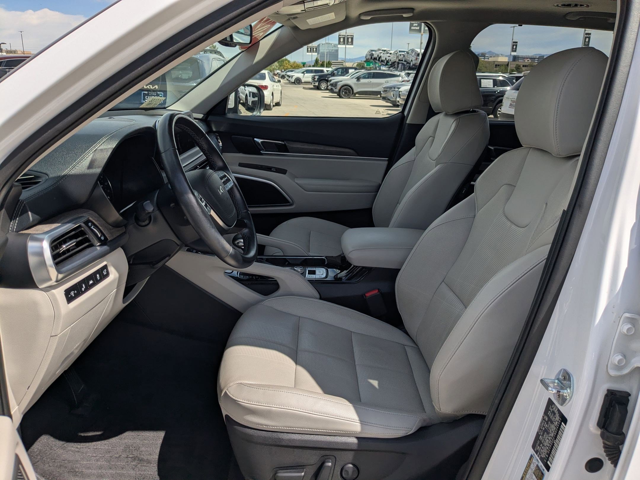 Certified 2022 Kia Telluride EX w/ EX Premium Package AWD/4WD image 25