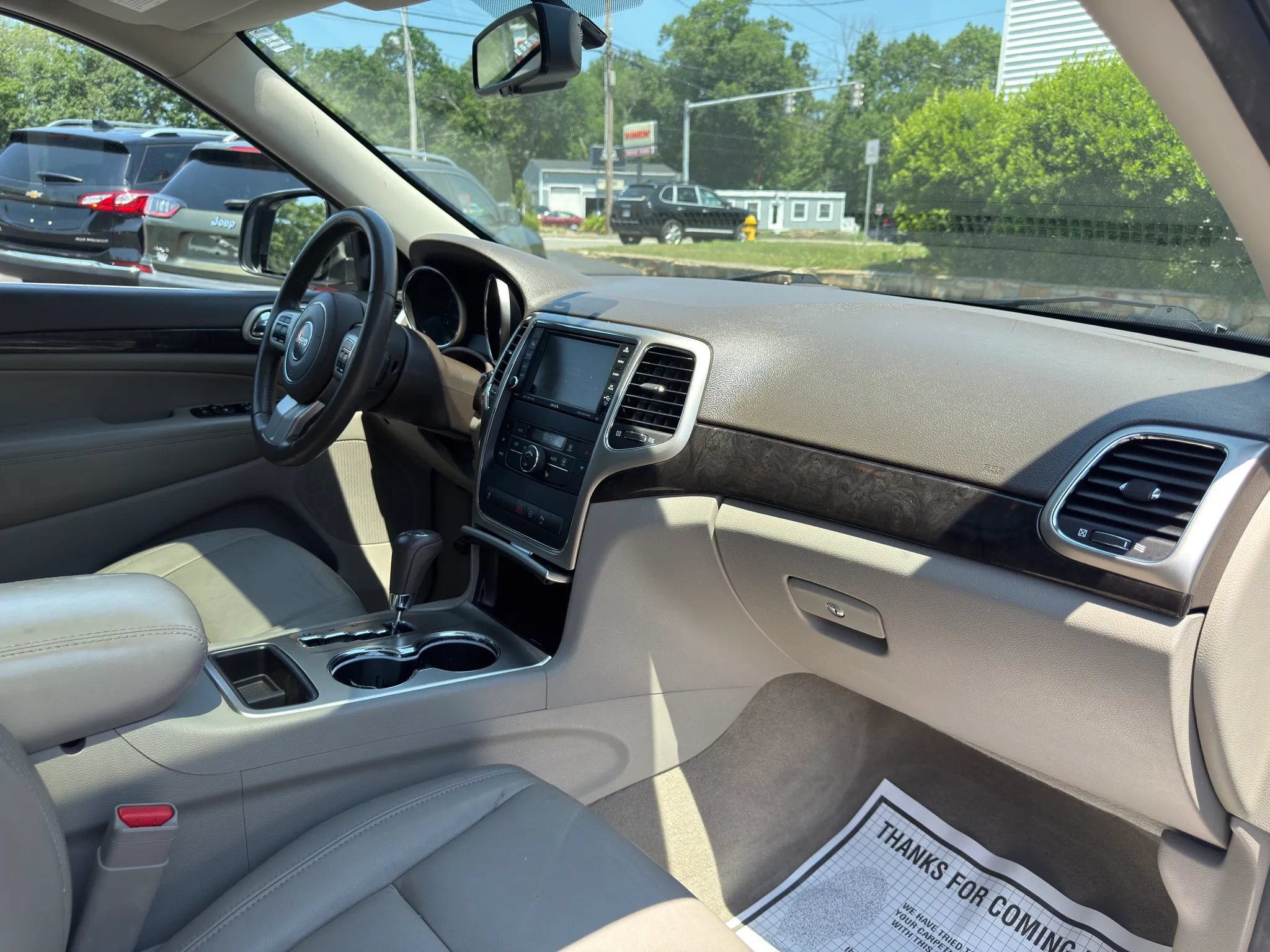 Used 2011 Jeep Grand Cherokee Laredo AWD/4WD image 23