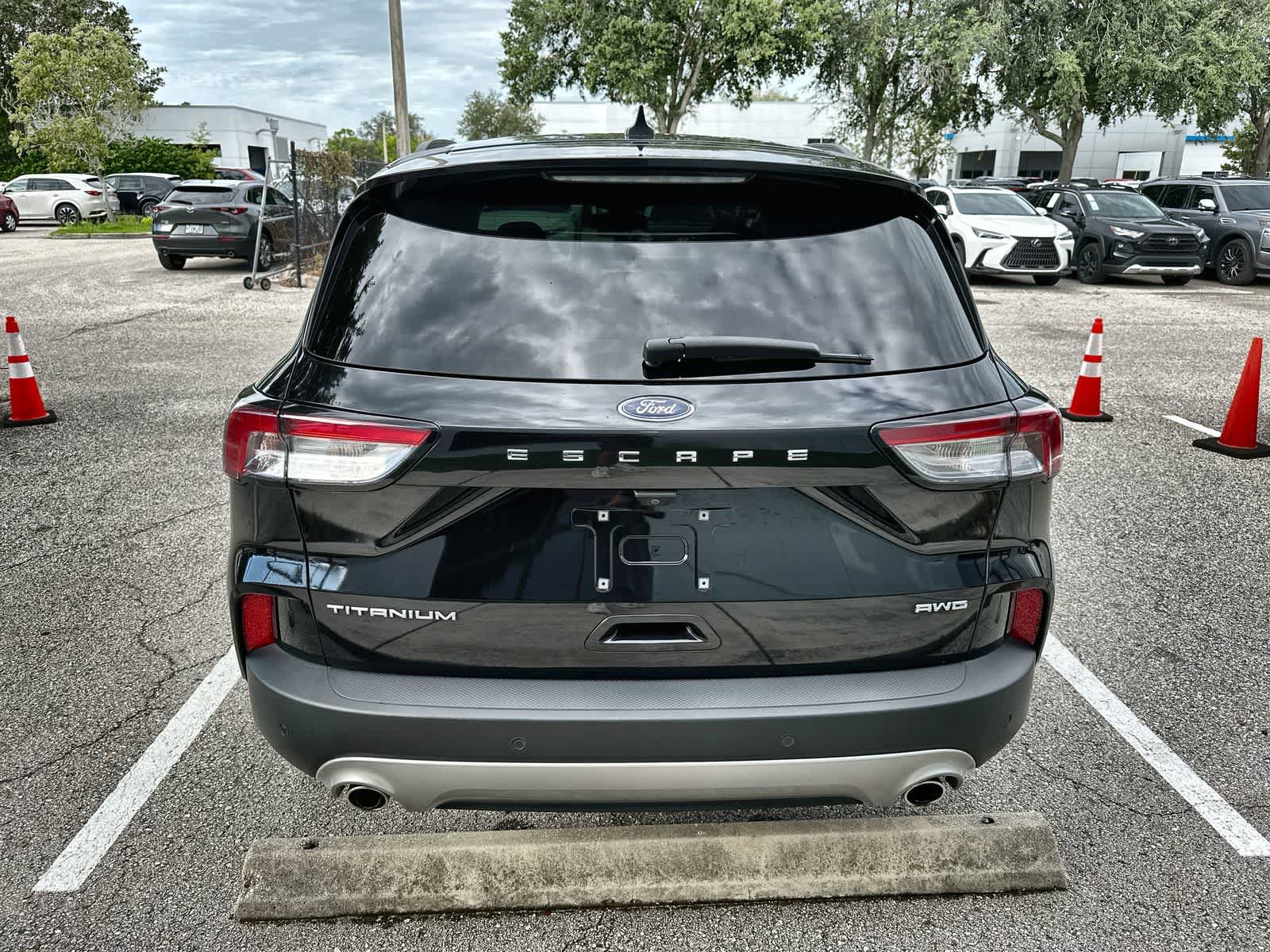 Used 2022 Ford Escape Titanium w/ Titanium Elite Package AWD/4WD image 7