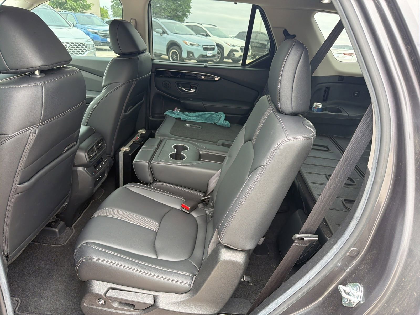 Used 2025 Honda Pilot Touring image 7