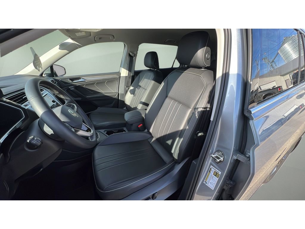 Used 2023 Volkswagen Tiguan SE image 24