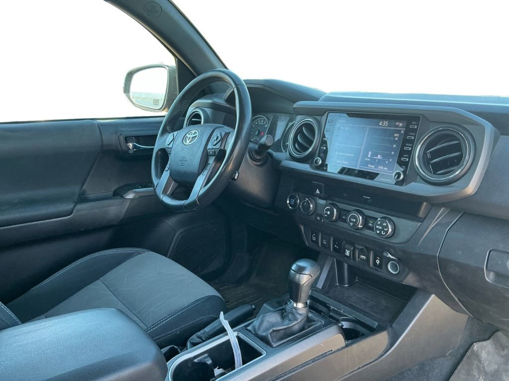 Used 2020 Toyota Tacoma TRD Off-Road w/ Technology Package AWD/4WD image 17