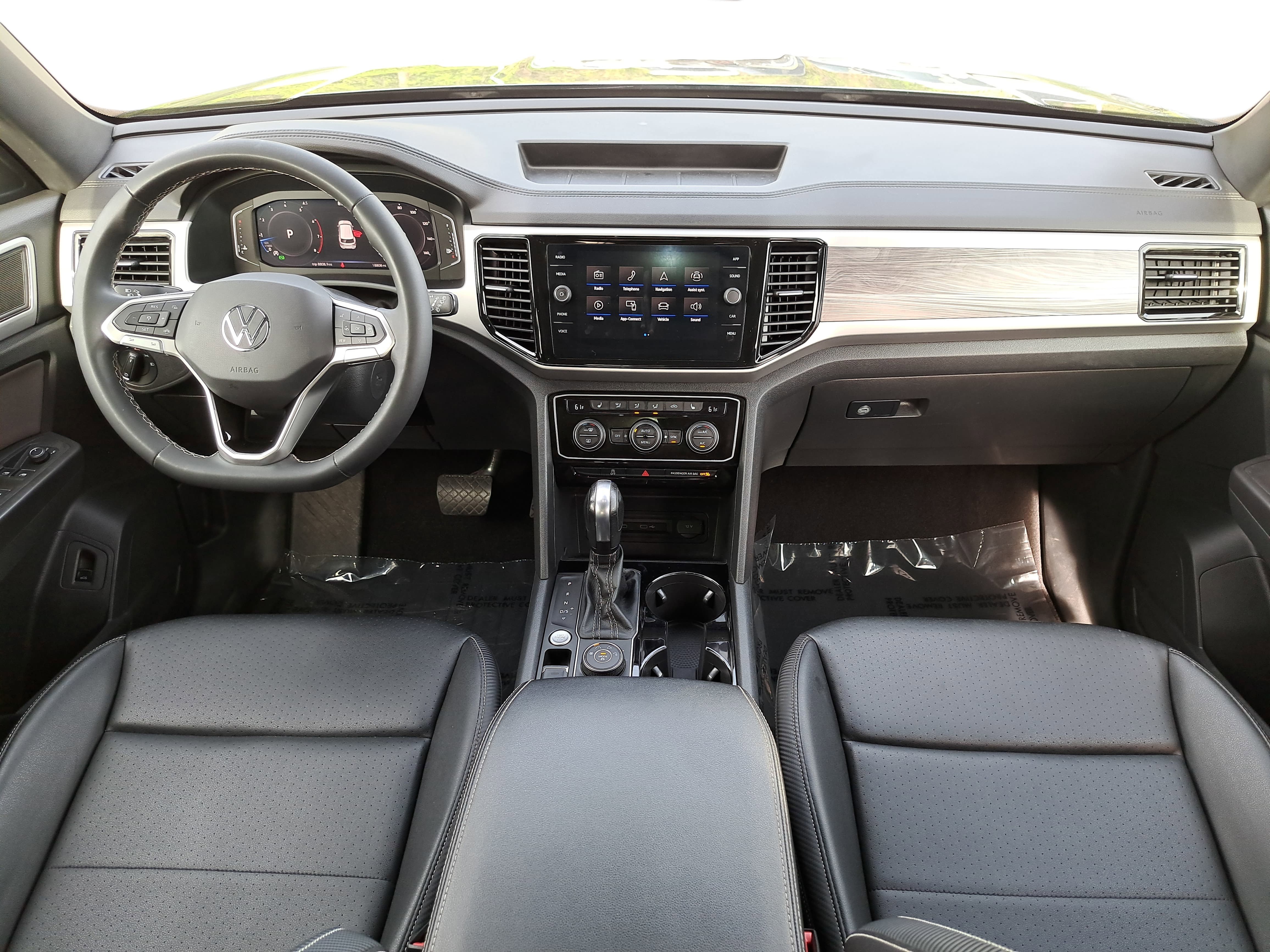 Certified 2023 Volkswagen Atlas Cross Sport SE w/ Panoramic Sunroof Package image 9
