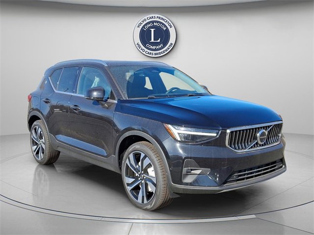 New 2025 Volvo XC40 B5 Plus w/ Protection Package Premier