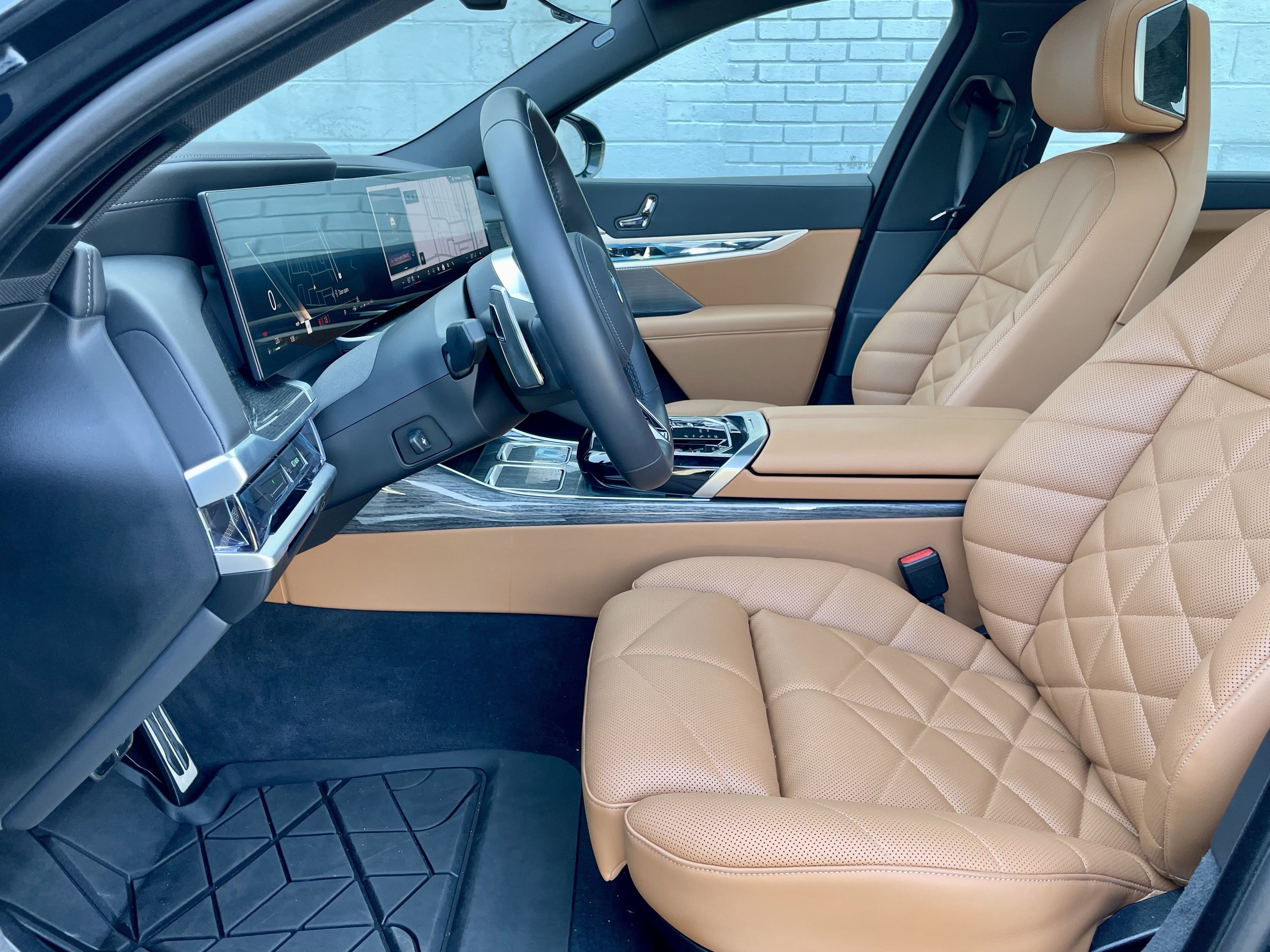 Used 2025 BMW 740i xDrive image 14
