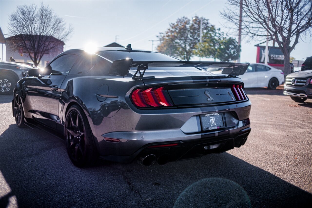 Used 2022 Ford Mustang Shelby GT500 w/ Carbon Fiber Track Pack image 10