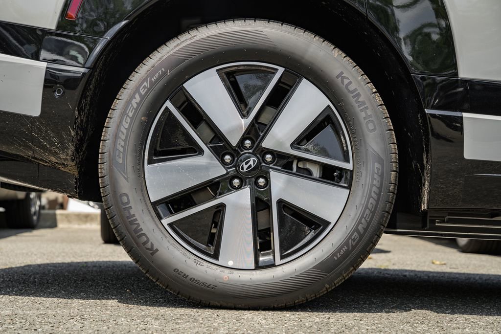 New 2026 Hyundai Ioniq 9 SEL image 16