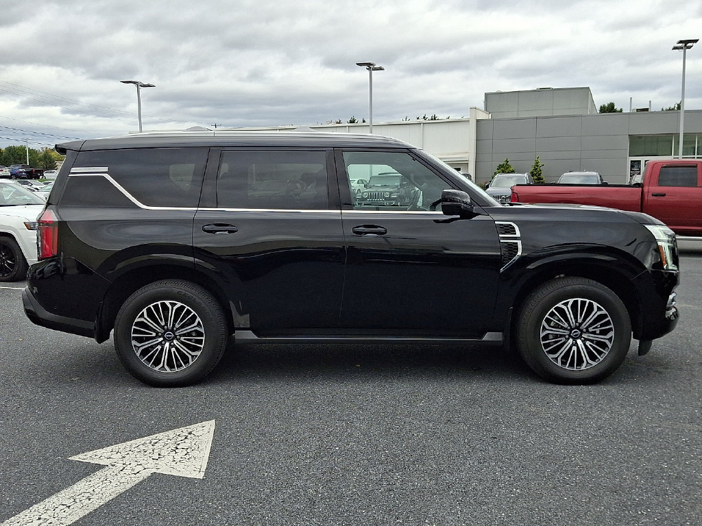 Used 2025 Nissan Armada SL AWD/4WD image 7