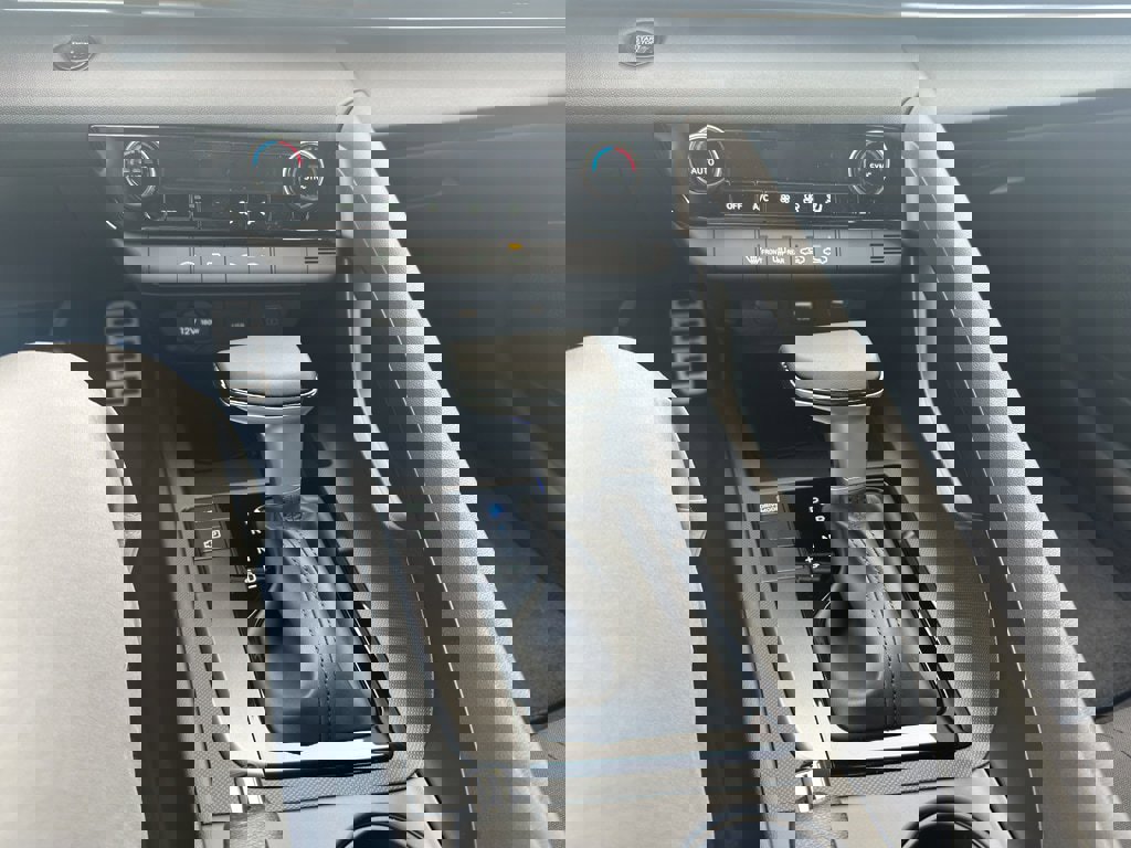 New 2026 Hyundai Elantra Sport image 9