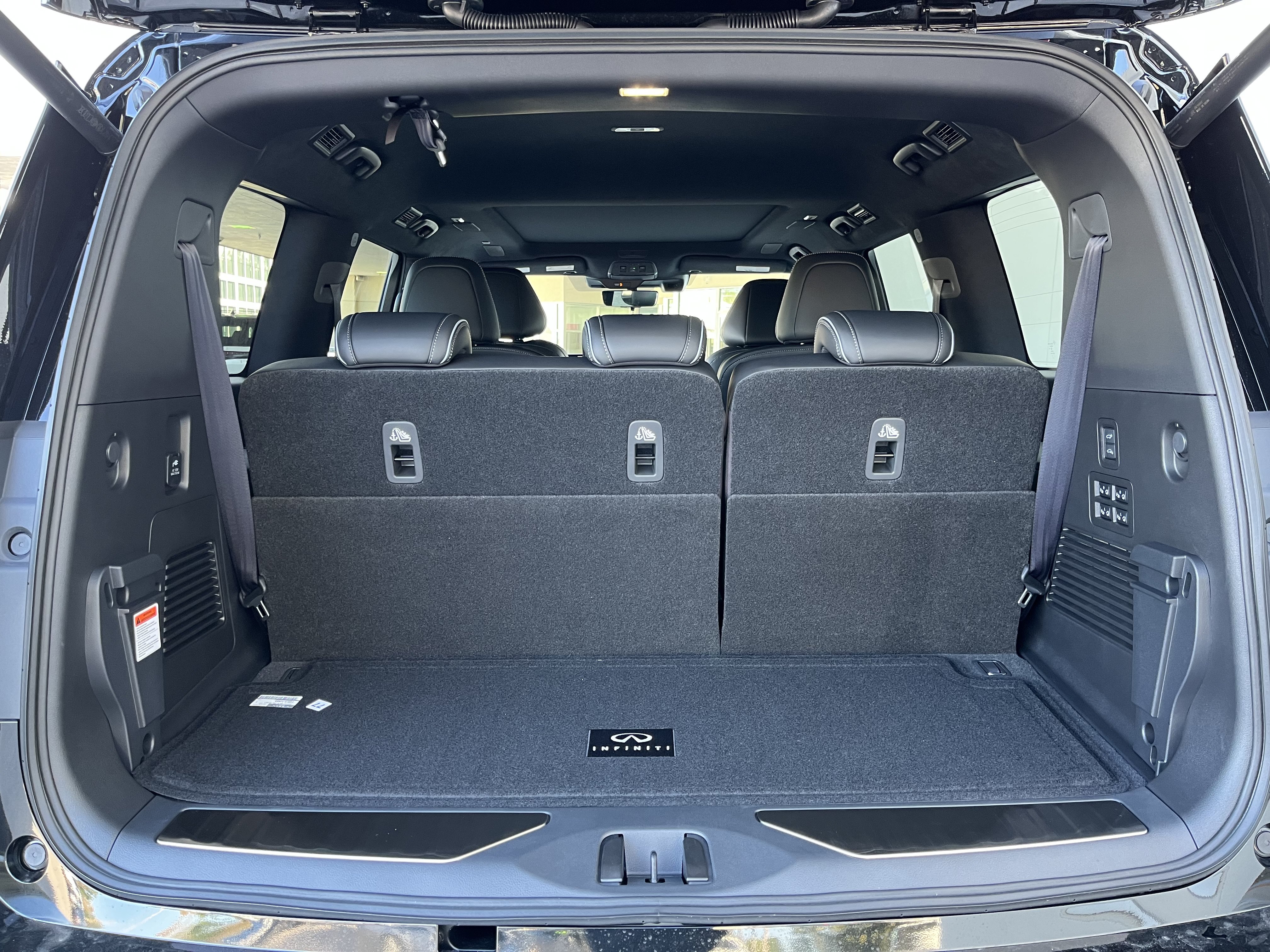 Certified 2026 INFINITI QX80 Autograph w/ Premium Cargo Package AWD/4WD image 19