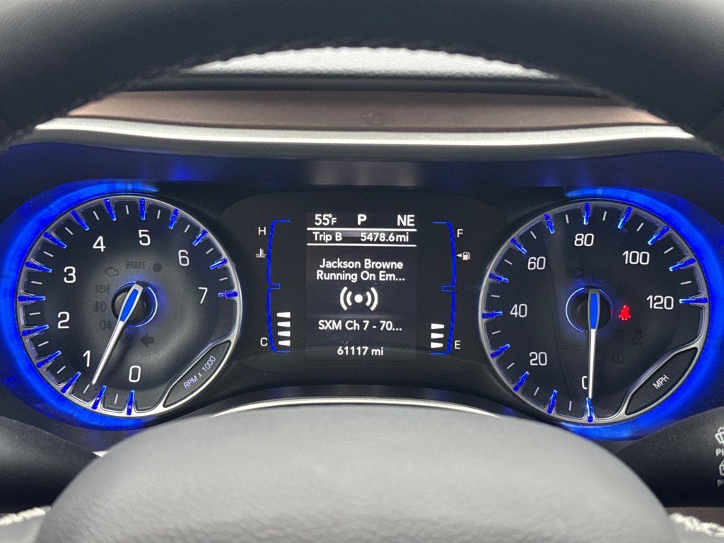 Used 2023 Chrysler Voyager LX image 20