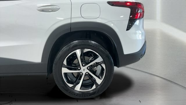 Used 2024 Chevrolet Trax RS w/ Driver Confidence Package FWD image 23
