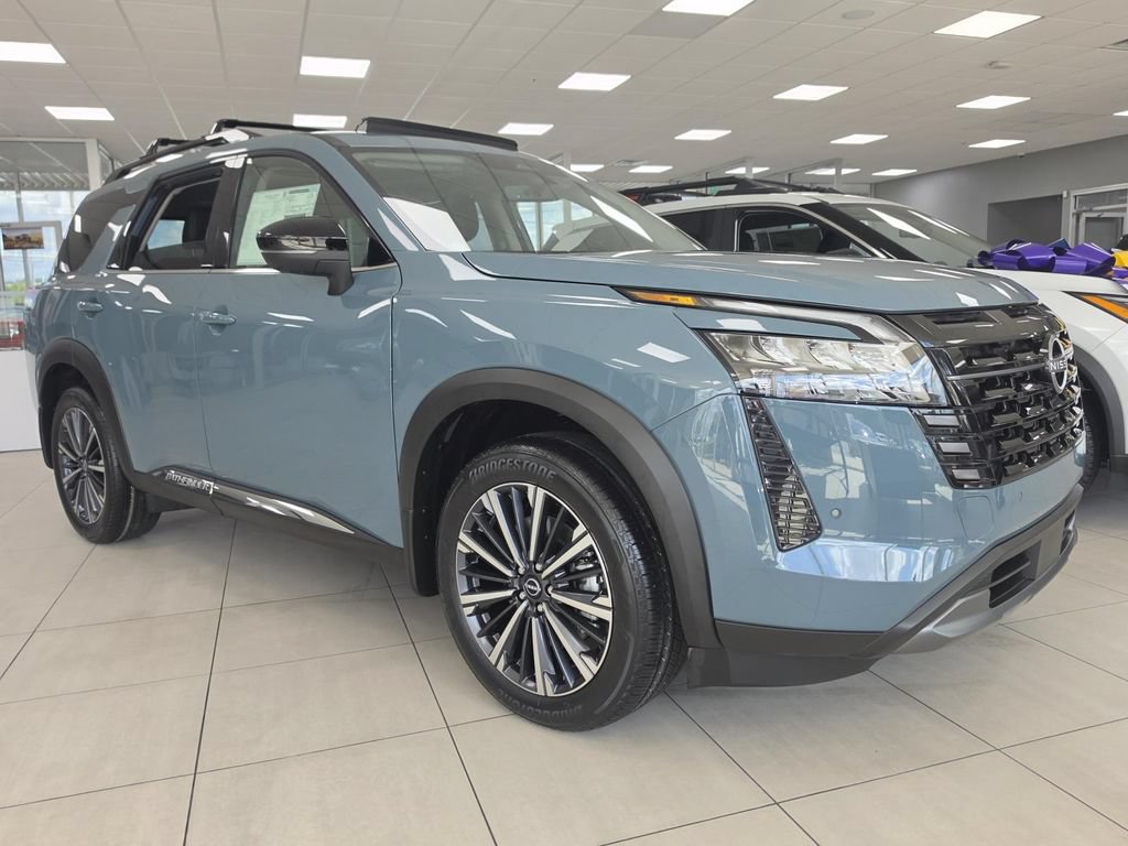 New 2026 Nissan Pathfinder Platinum FWD image 1