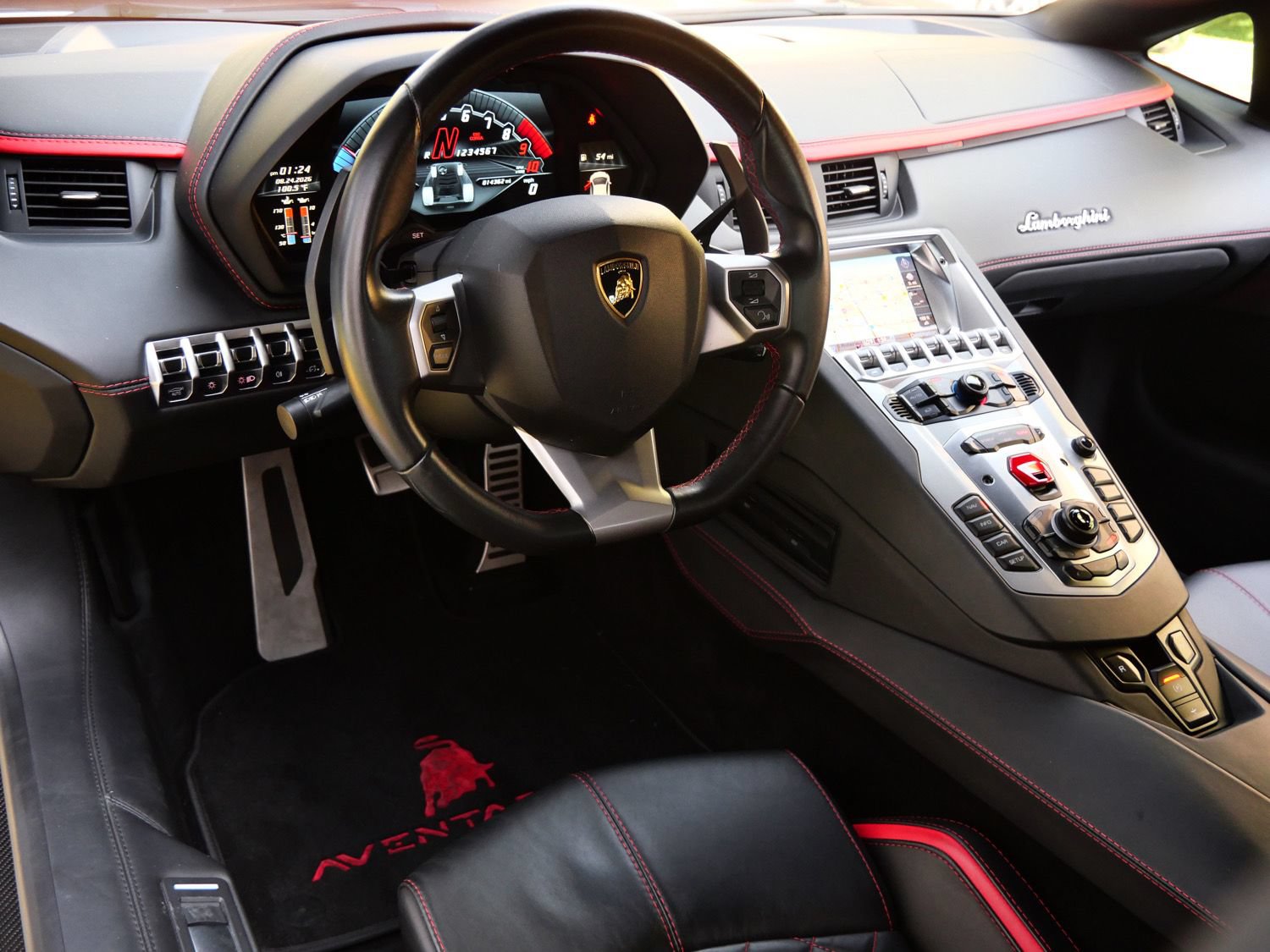 Used 2018 Lamborghini Aventador S AWD/4WD image 15