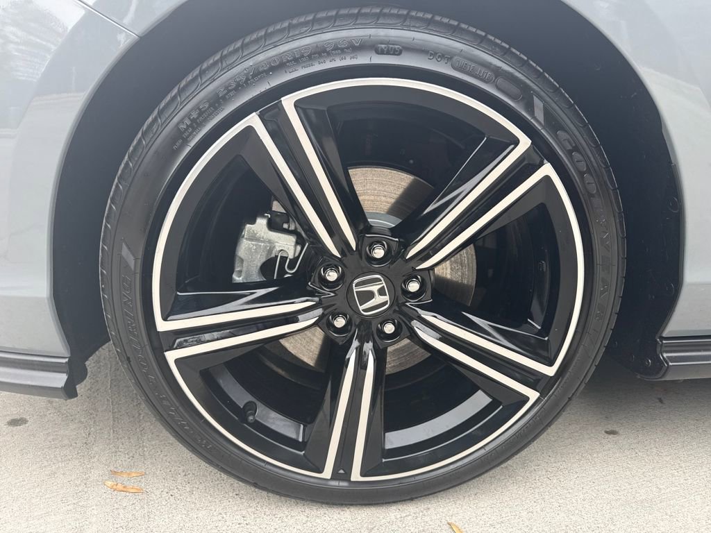 Certified 2025 Honda Accord Sport image 11