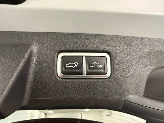 Used 2025 Kia Sorento SX FWD image 9