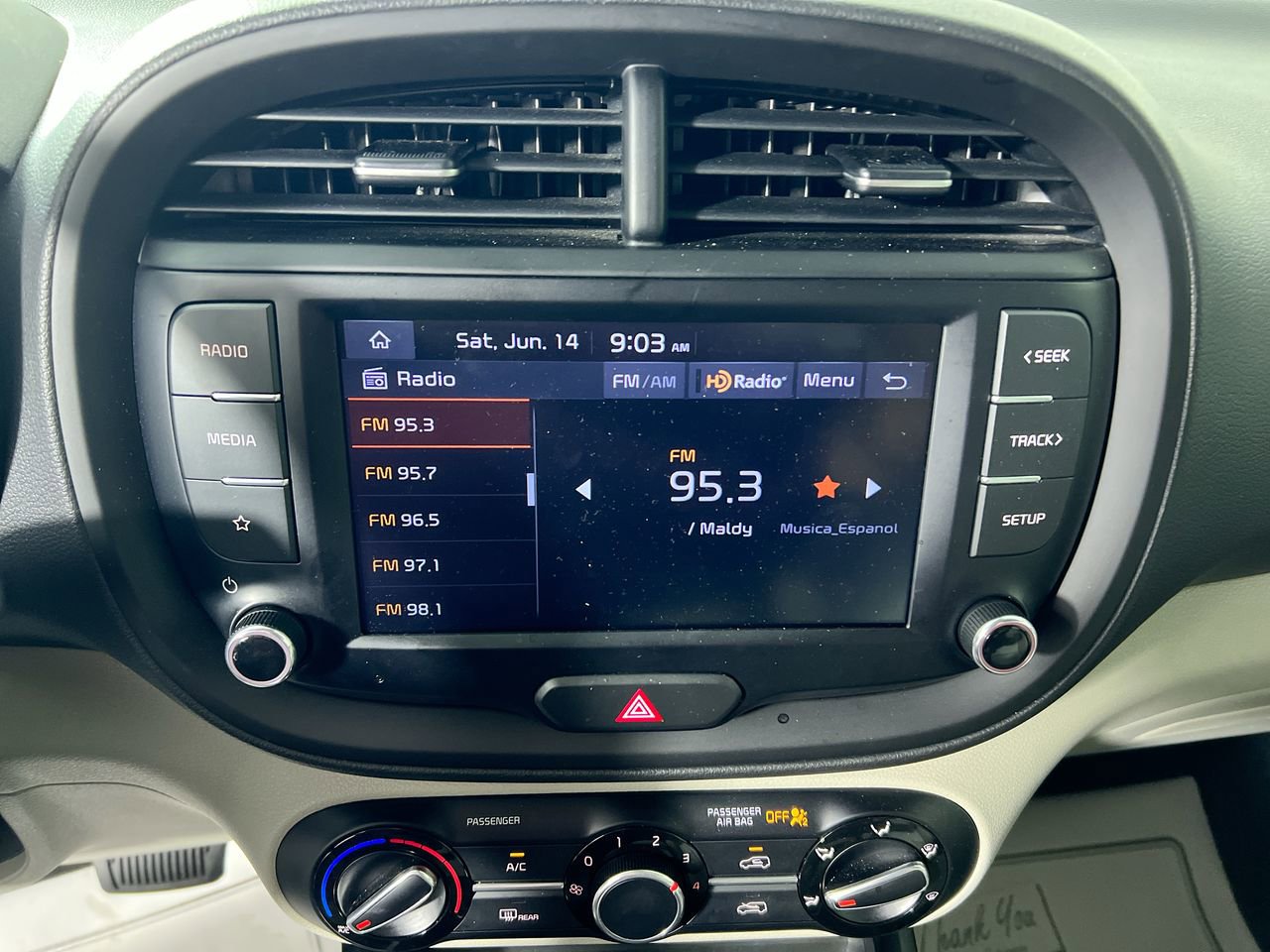 Certified 2025 Kia Soul LX w/ LX Technology Package FWD image 25