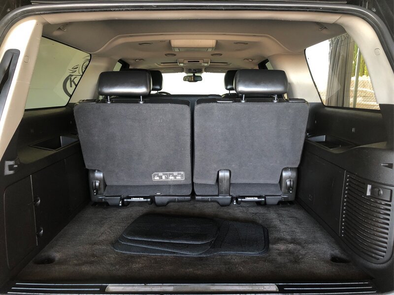 Used 2011 Cadillac Escalade ESV Premium AWD/4WD image 13