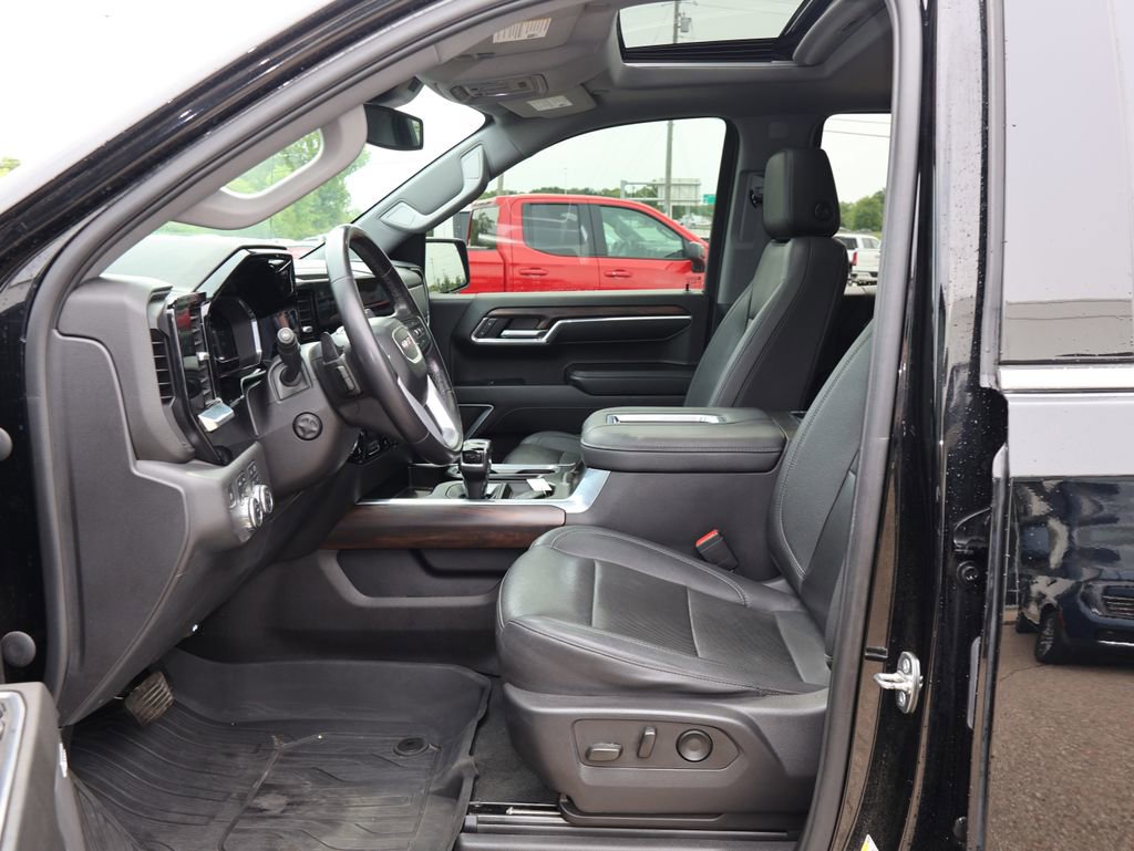 Used 2022 GMC Sierra 1500 SLT w/ SLT Premium Plus Package AWD/4WD image 10
