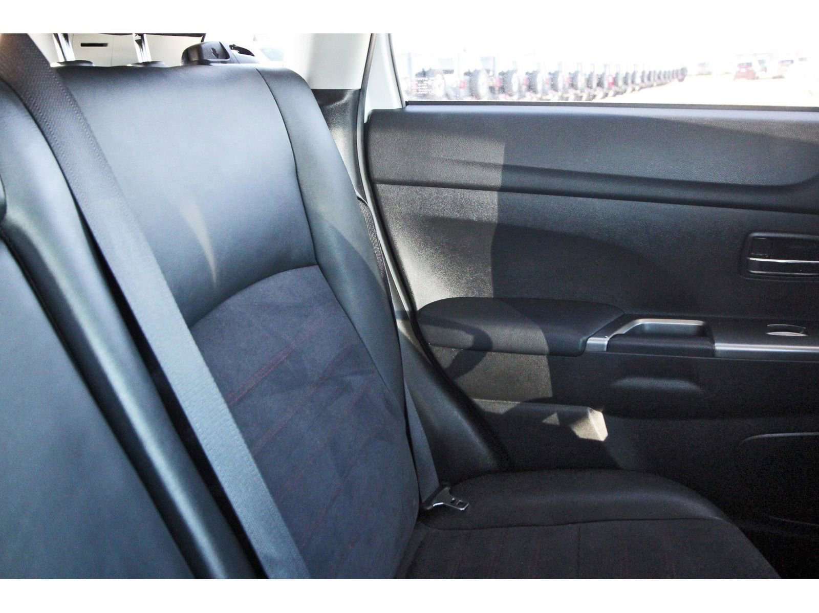 Used 2022 Mitsubishi Outlander Sport ES image 15