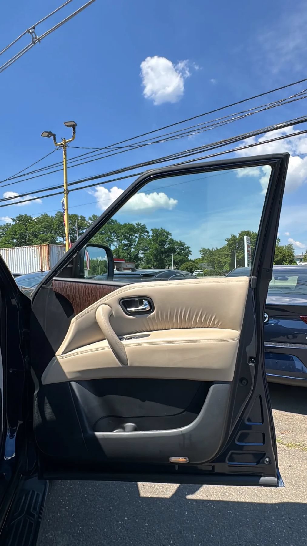 Used 2019 Nissan Armada Platinum w/ Interior Lighting Package AWD/4WD image 27