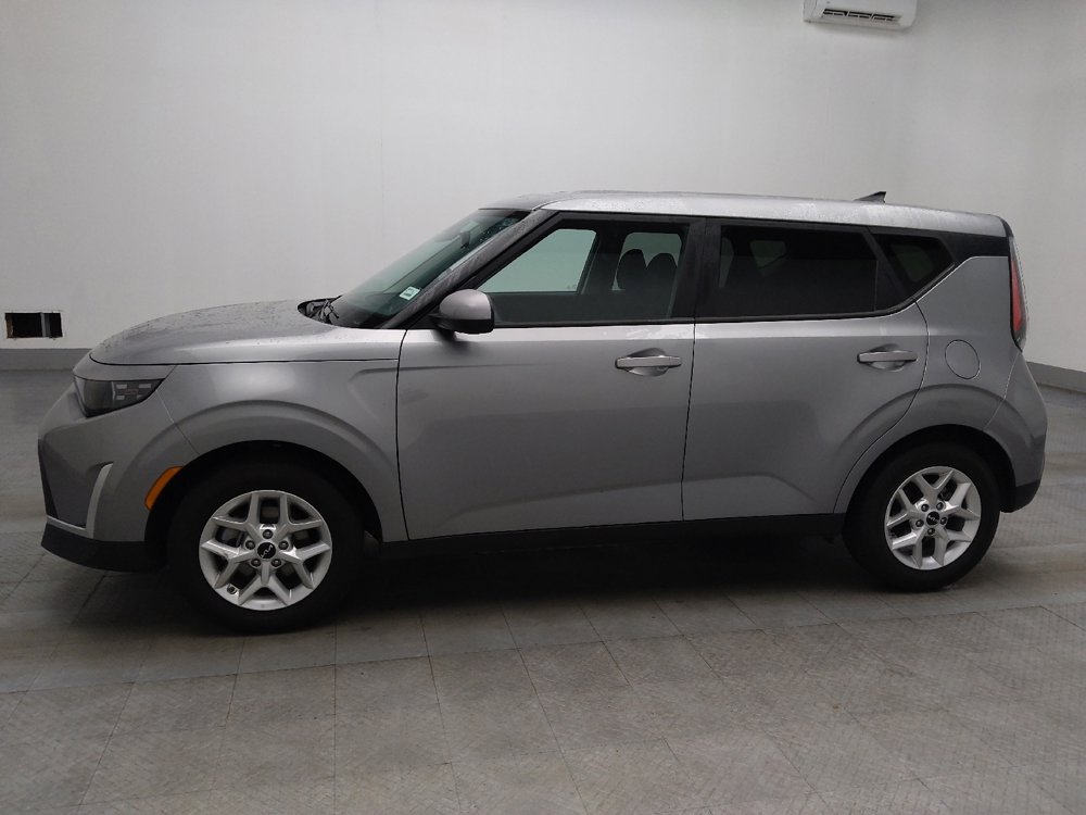 Used 2025 Kia Soul S image 2