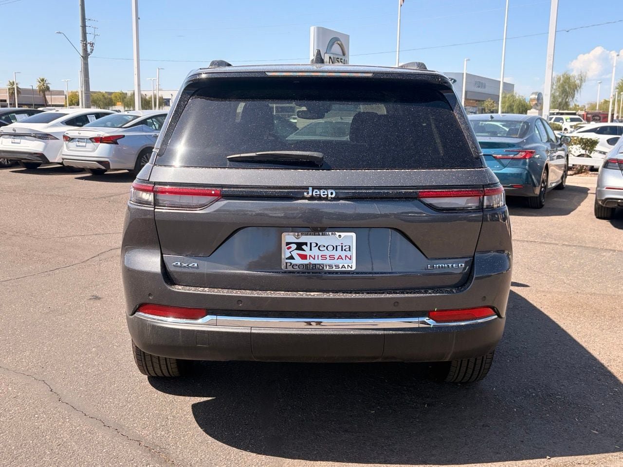 Used 2023 Jeep Grand Cherokee Limited AWD/4WD image 30