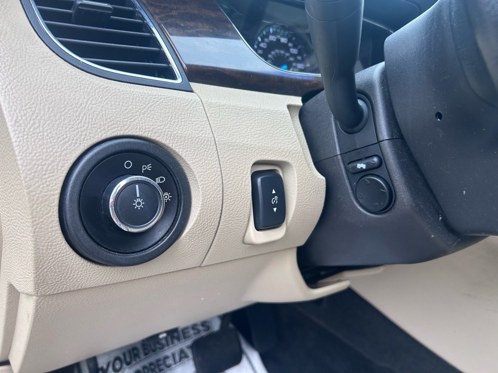Used 2013 Ford Taurus Limited FWD image 19