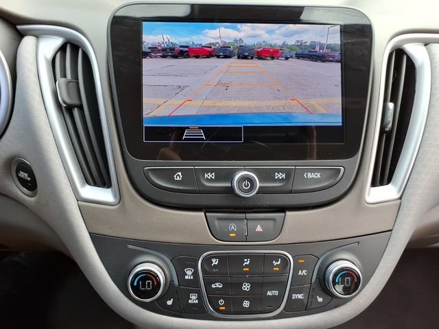 Used 2025 Chevrolet Malibu LT FWD image 17