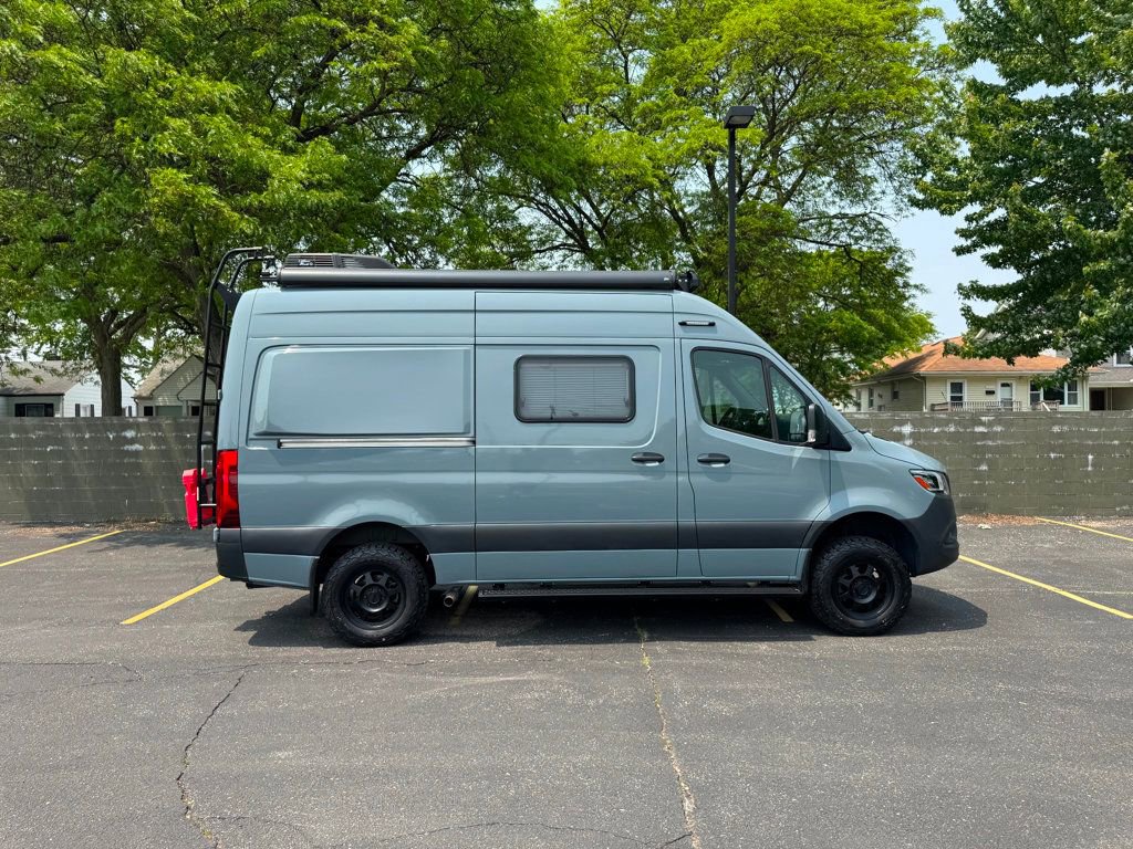 Used 2021 Mercedes-Benz Sprinter 2500 image 28