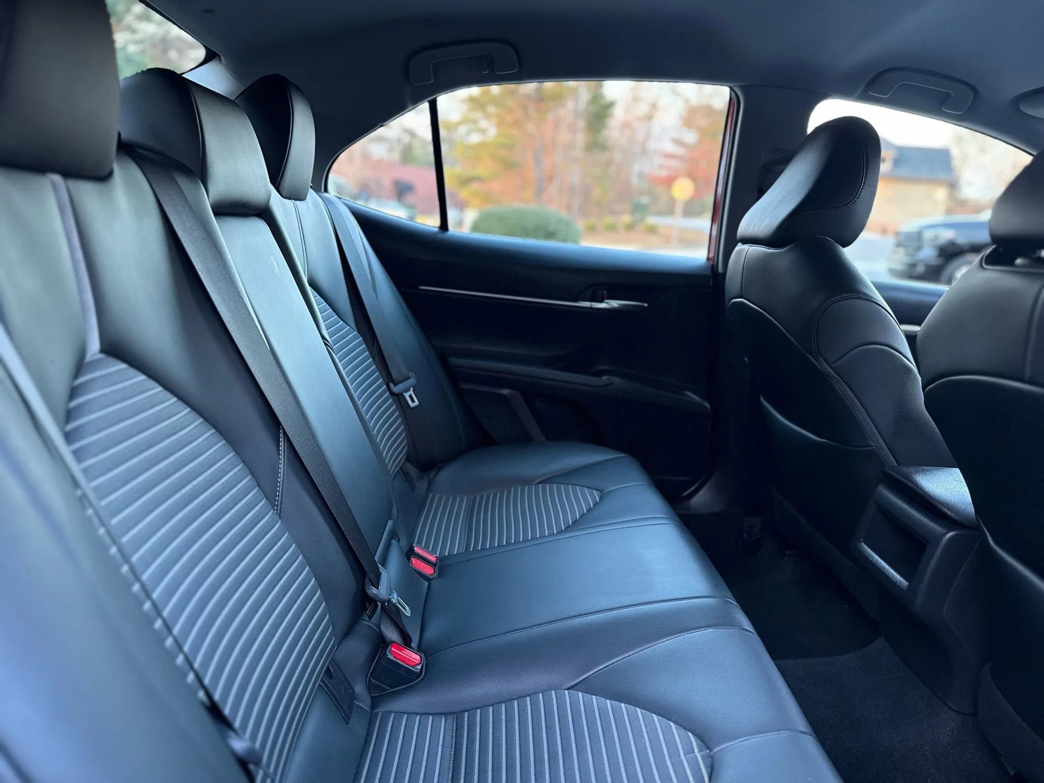 Used 2021 Toyota Camry SE image 24