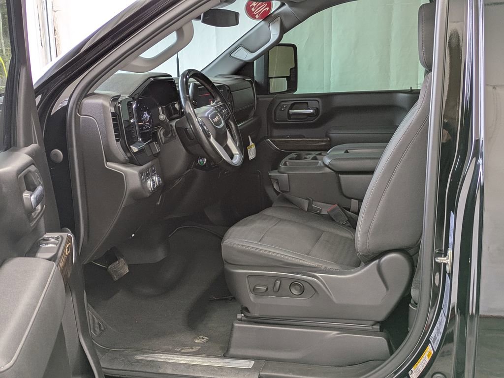 Used 2024 GMC Sierra 3500 SLE w/ SLE Convenience Package AWD/4WD image 12