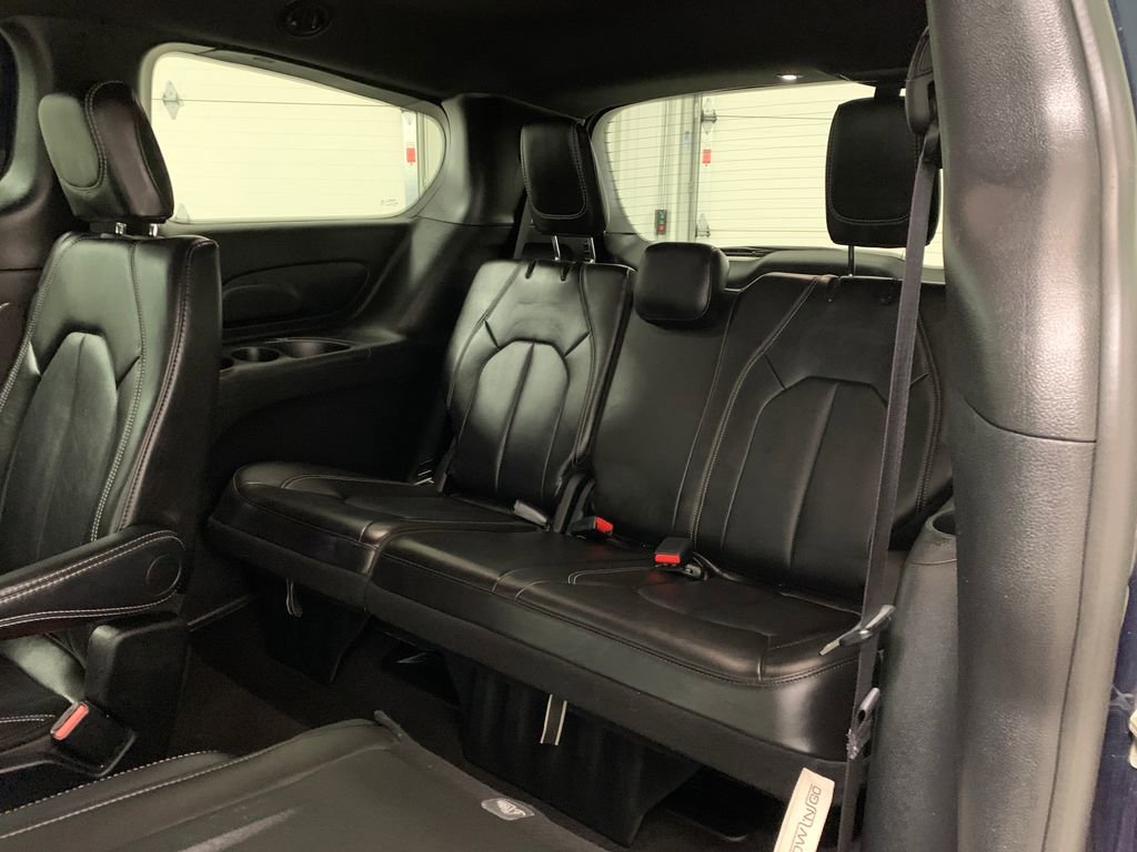 Used 2025 Chrysler Pacifica Select FWD image 19