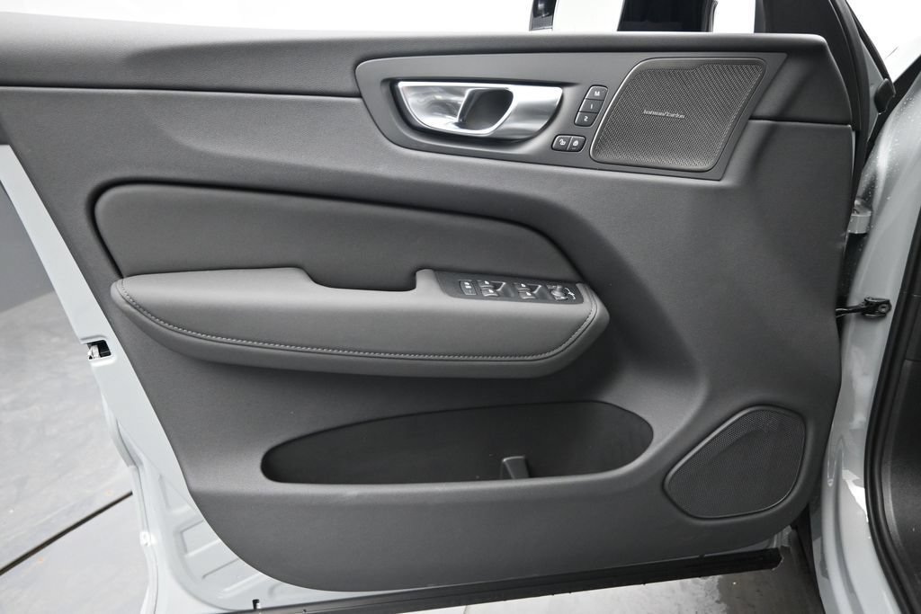 New 2026 Volvo XC60 B5 Ultra w/ Climate Package AWD/4WD image 19