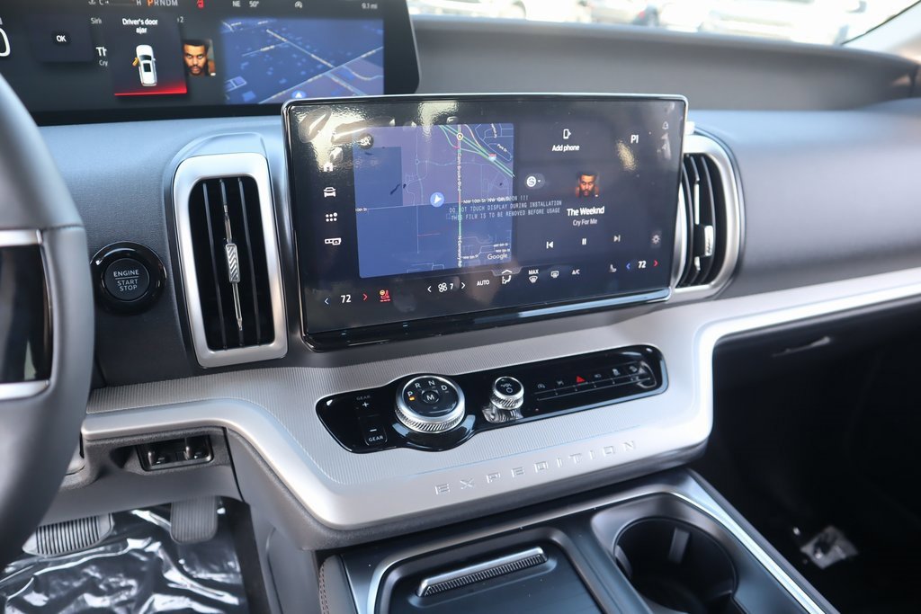 New 2025 Ford Expedition Active image 5