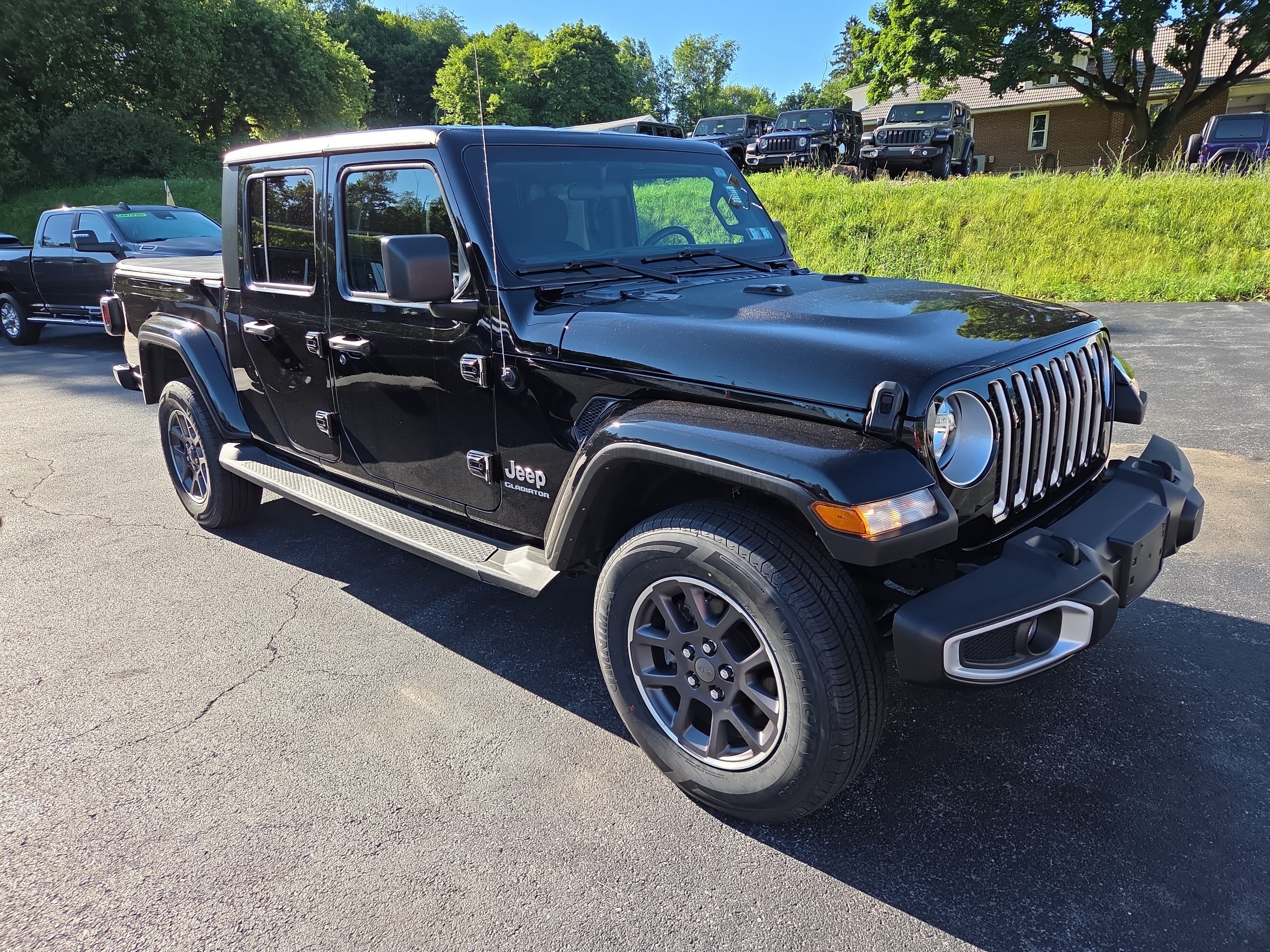 Certified 2021 Jeep Gladiator Overland w/ Cold Weather Group AWD/4WD image 1