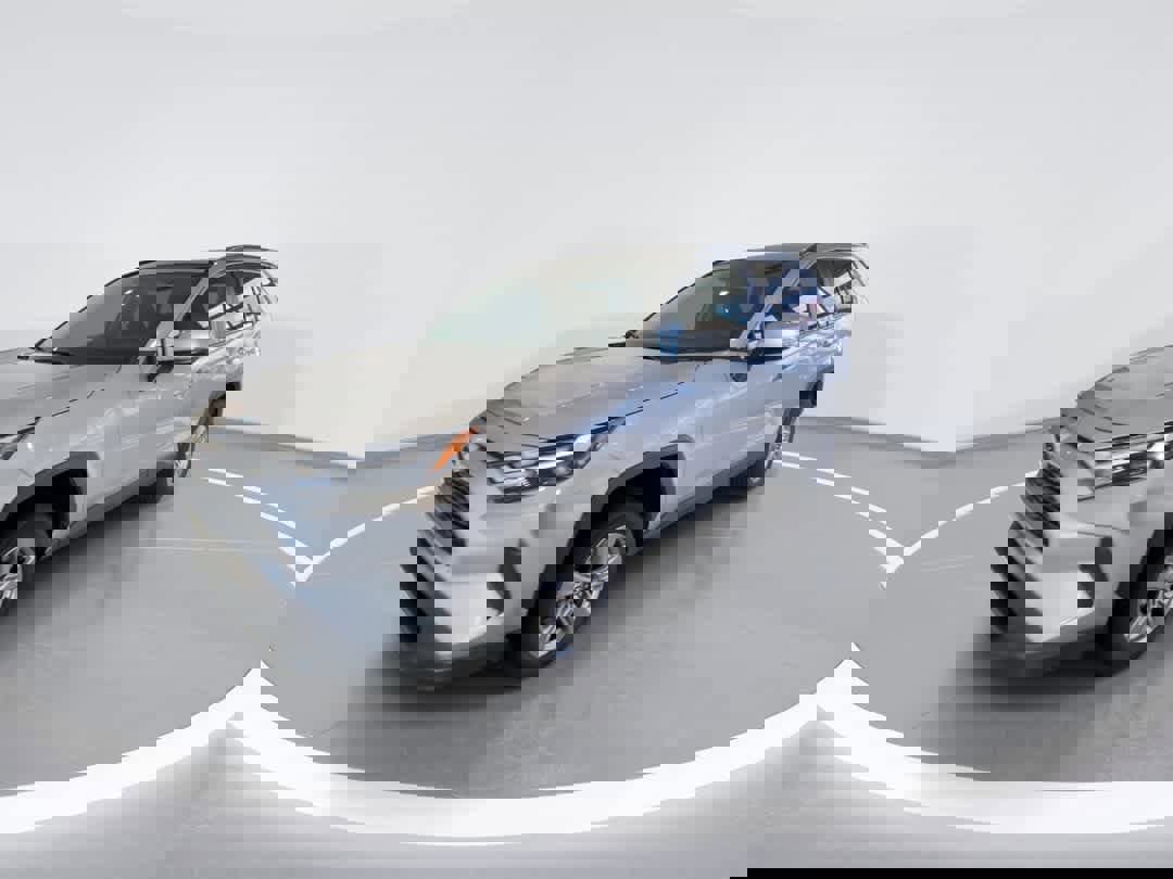 Used 2024 Toyota RAV4 XLE image 4