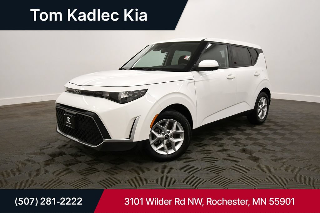 Certified 2025 Kia Soul LX w/ LX Technology Package FWD image 1