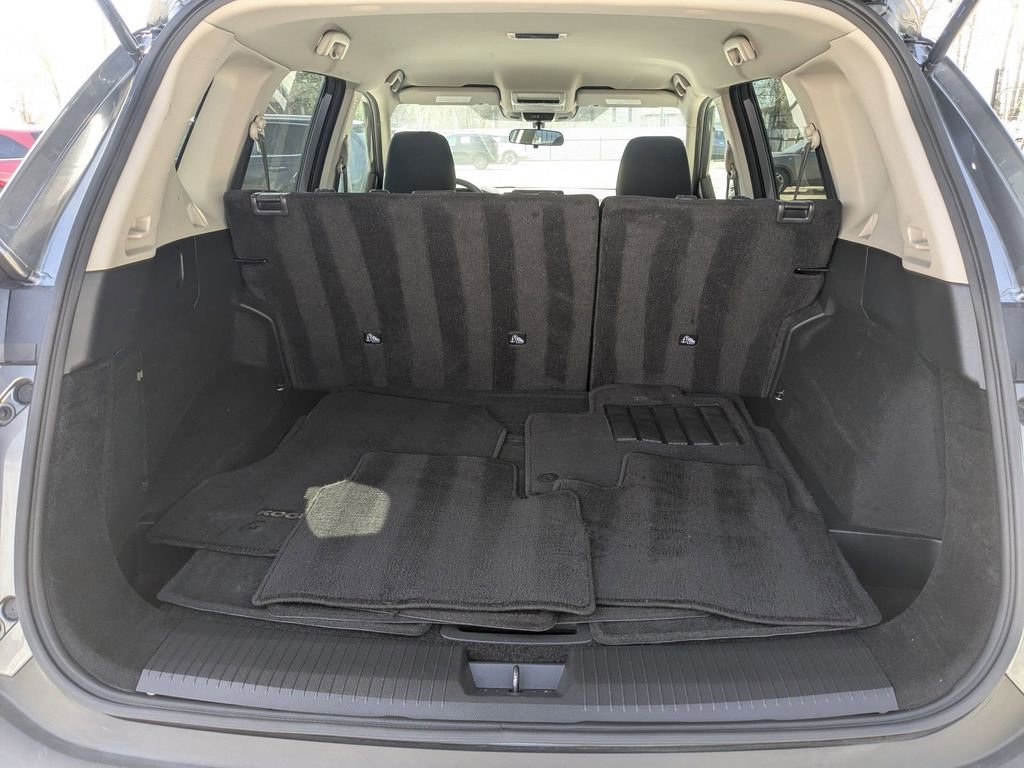 Used 2023 Nissan Rogue S image 28