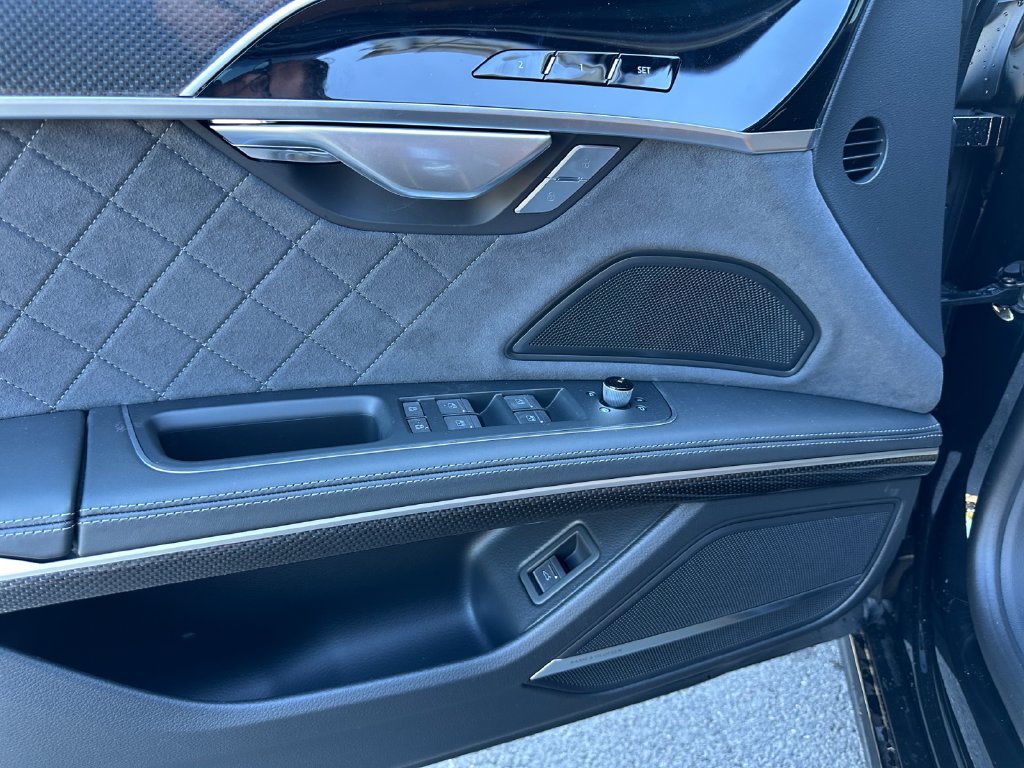New 2027 Audi S8 AWD/4WD image 32