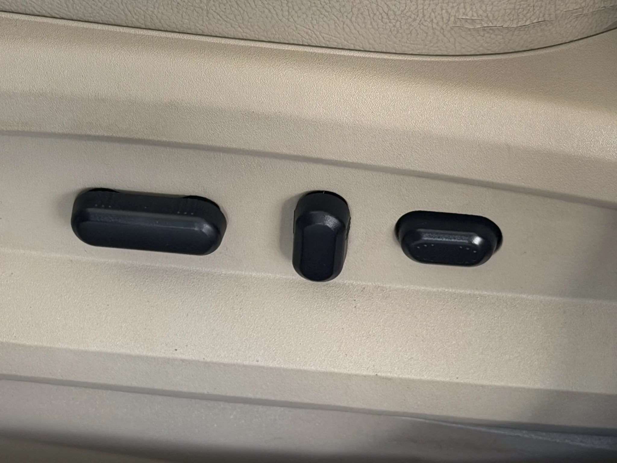Used 2013 Ford Edge SEL FWD image 20