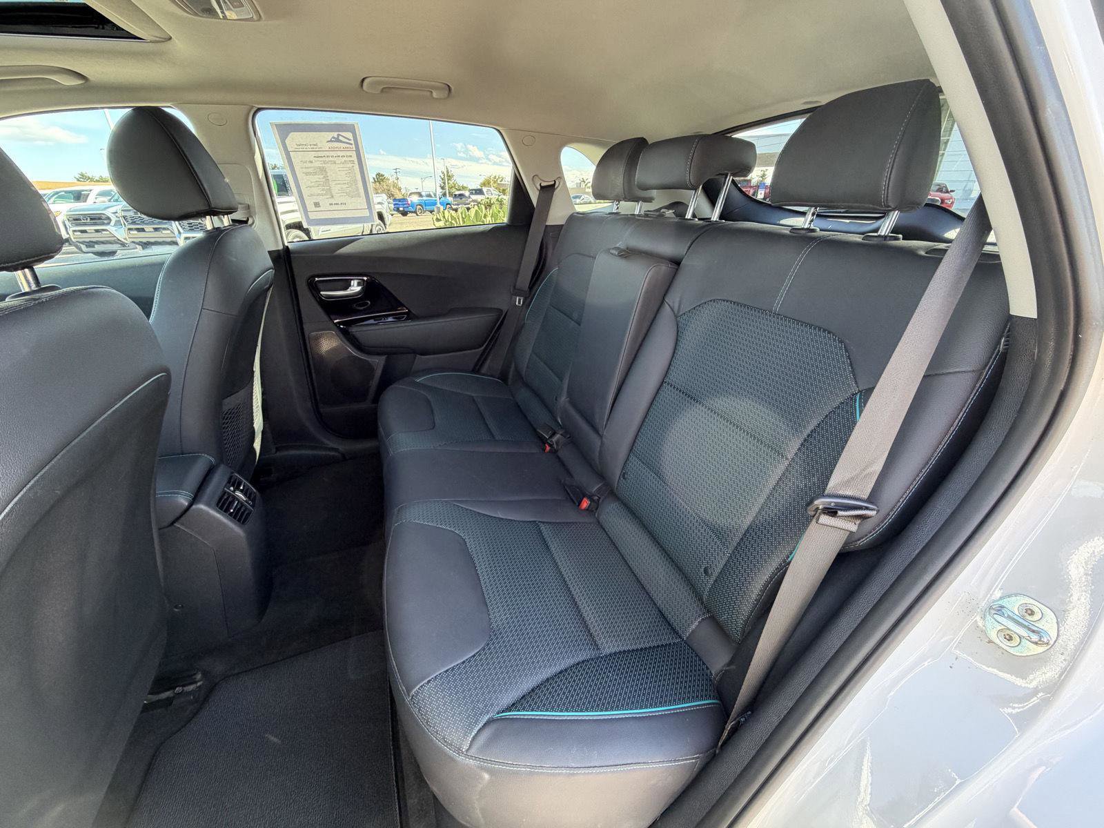 Used 2022 Kia Niro EX Premium w/ Cold Weather Package image 21